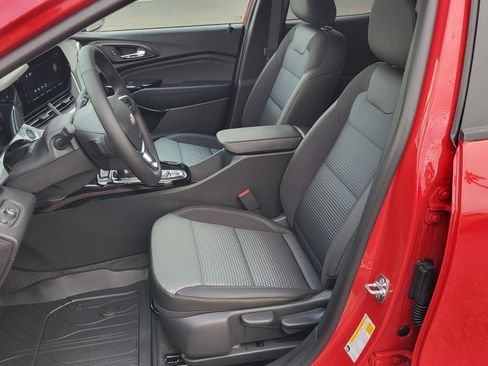 New 2026 Chevrolet Trax LT w/ LT Convenience Package image 15