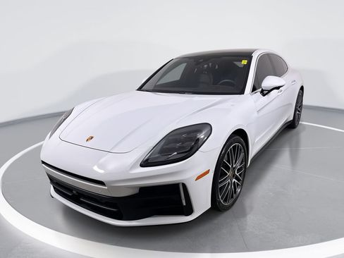 Used 2024 Porsche Panamera RWD image 1