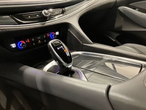 Used 2020 Buick Enclave Essence image 44