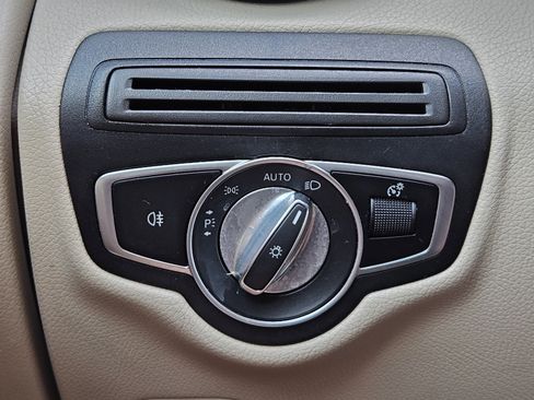 Used 2020 Mercedes-Benz GLC 300 image 18