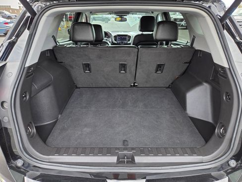 Used 2024 GMC Terrain SLT FWD image 13