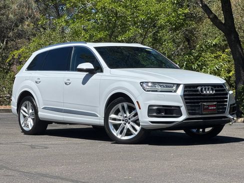 Used 2018 Audi Q7 3.0T Prestige AWD/4WD image 2