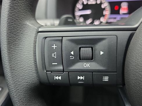 Used 2024 Nissan Pathfinder S AWD/4WD image 17