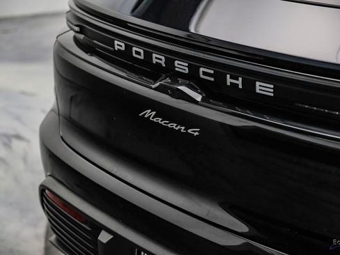 Used 2025 Porsche Macan 4 Electric AWD/4WD image 14