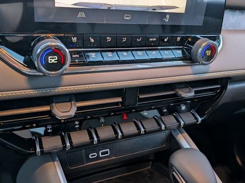 New 2026 Chevrolet Colorado ZR2 AWD/4WD image 12
