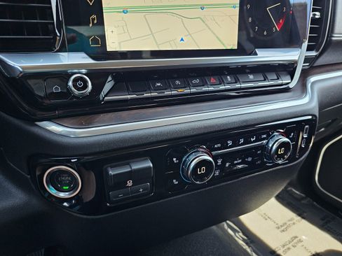 Used 2025 GMC Sierra 1500 SLT image 33