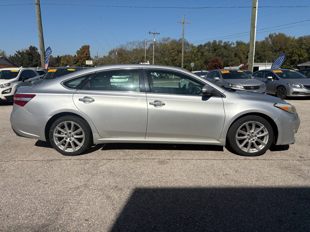 Used 2013 Toyota Avalon XLE Touring FWD image 3