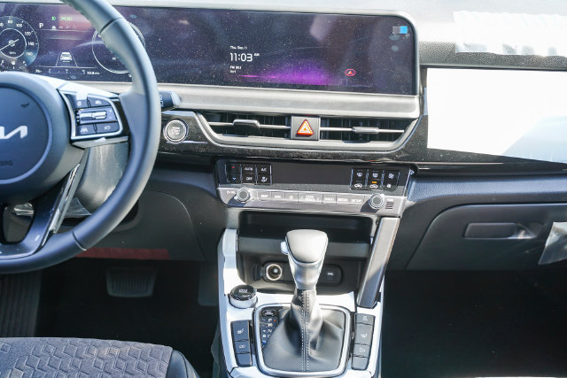 Used 2025 Kia Seltos X-Line AWD/4WD image 16