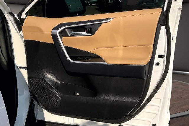 Used 2025 Toyota RAV4 XLE AWD/4WD image 22