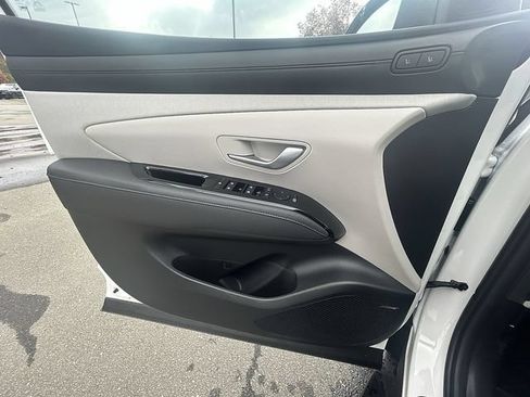 Certified 2026 Hyundai Tucson Limited FWD image 37