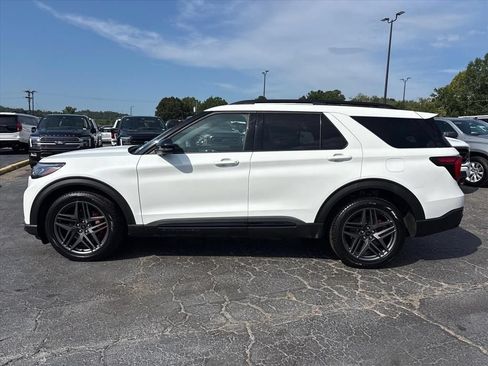 Used 2026 Ford Explorer ST AWD/4WD image 4