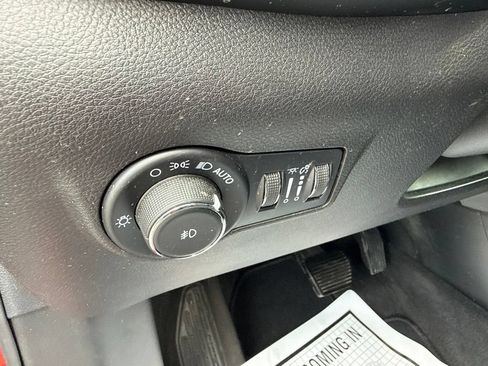 Used 2023 Jeep Compass Latitude AWD/4WD image 21