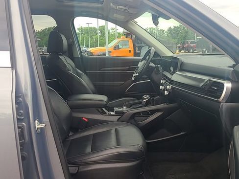 Used 2025 Kia Telluride S AWD/4WD image 30