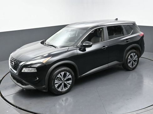 Used 2023 Nissan Rogue SV image 43