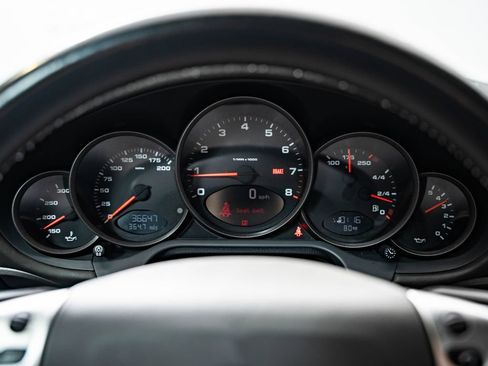 Used 2006 Porsche 911 Carrera RWD image 36
