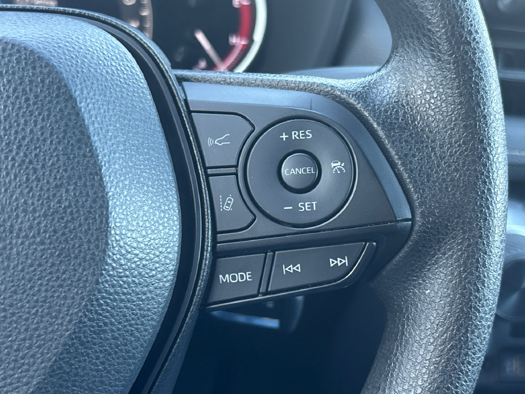 Certified 2025 Toyota RAV4 LE AWD/4WD image 29