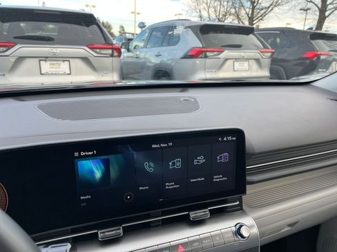 Used 2025 Hyundai Kona SEL image 18