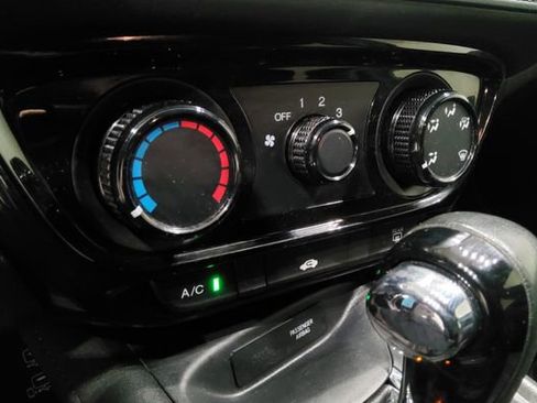 Used 2021 Honda HR-V Sport image 23
