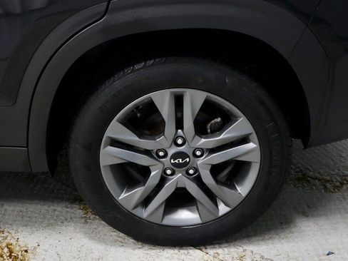 Used 2023 Kia Seltos LX image 18