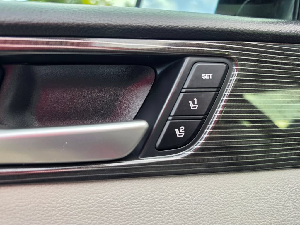 Used 2018 Hyundai Sonata Limited FWD image 12