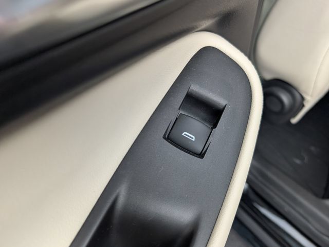 Used 2025 Buick Encore GX Sport Touring FWD image 11