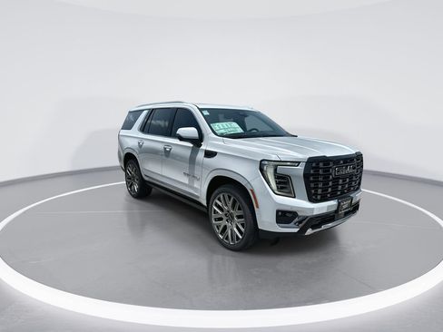 New 2026 GMC Yukon Denali Ultimate w/ LPO, Floor Liner Package AWD/4WD image 2