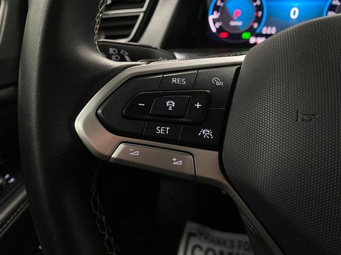 Used 2025 Volkswagen Atlas Cross Sport SE image 18