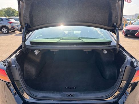 Used 2025 Nissan Altima 2.5 SV FWD image 31