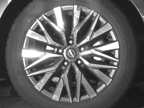 Used 2025 Nissan Altima 2.5 SV FWD image 13