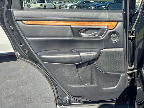 Used 2019 Honda CR-V Touring image 8