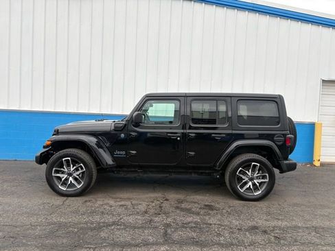 Used 2024 Jeep Wrangler Unlimited w/ Convenience Group image 7