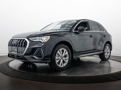 Certified 2024 Audi Q3 2.0T Premium w/ Convenience Package AWD/4WD image 7