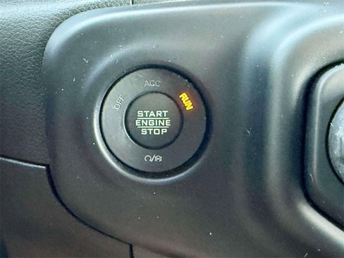 Used 2023 Jeep Wrangler Altitude image 17