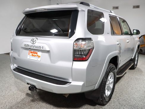 Used 2021 Toyota 4Runner SR5 AWD/4WD image 7