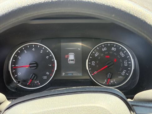 Used 2022 Toyota RAV4 LE AWD/4WD image 10