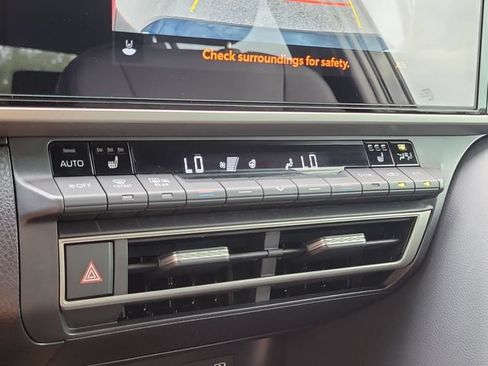 Used 2025 Toyota Camry XSE FWD image 25