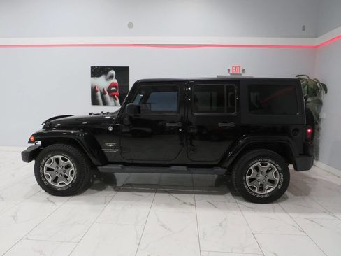 Used 2014 Jeep Wrangler Unlimited Sahara image 7