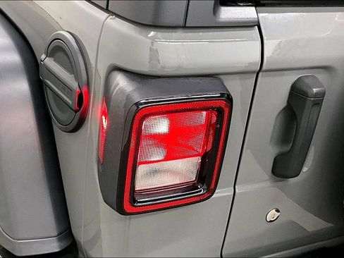 Used 2019 Jeep Wrangler Unlimited Rubicon AWD/4WD image 23