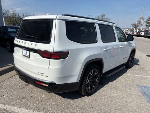 Used 2023 Jeep Wagoneer Series III w/ Preferred Equipment Group image 26