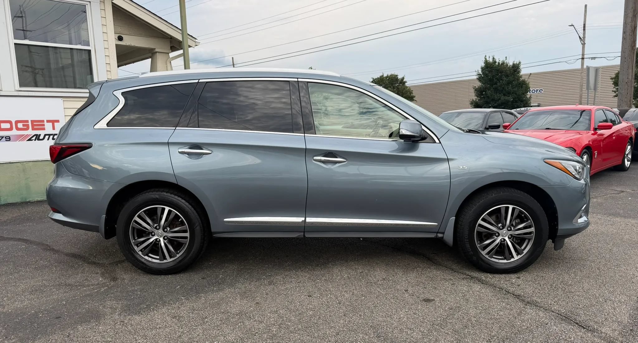 Used 2017 INFINITI QX60 Luxe w/ Premium Plus Package AWD/4WD image 6