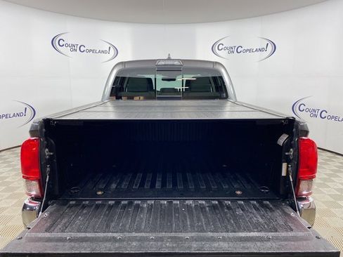 Used 2018 Toyota Tacoma SR5 image 6