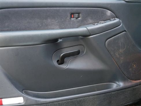 Used 2002 Chevrolet Silverado 1500 LS w/ Off-Road Pkg image 9