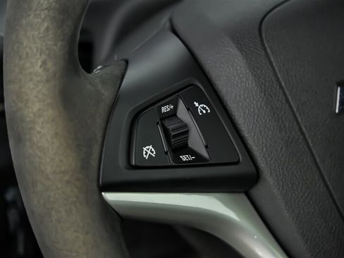 Used 2015 Chevrolet Camaro SS w/ SS Performance Package RWD image 21