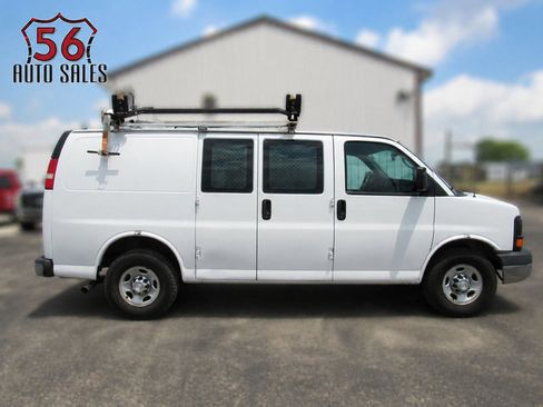 Used 2014 Chevrolet Express 2500 RWD image 1