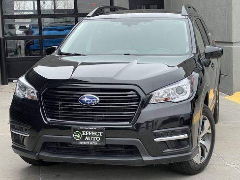 Used 2020 Subaru Ascent Premium image 3