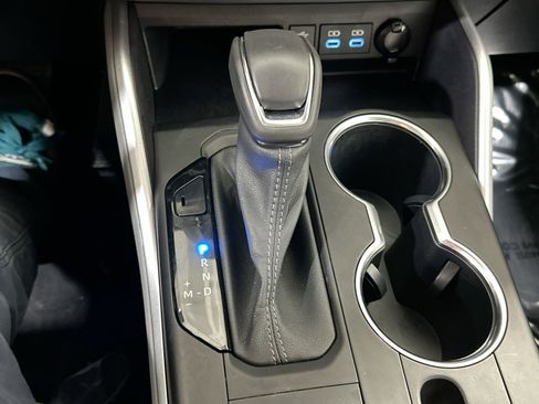 Used 2022 Toyota Highlander LE image 30