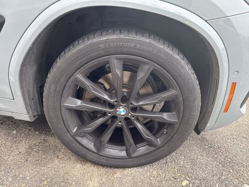 Certified 2024 BMW X4 xDrive30i w/ Premium Package image 3