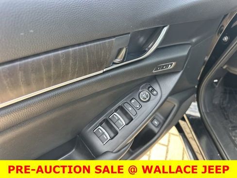 Used 2019 Honda Accord Touring image 18