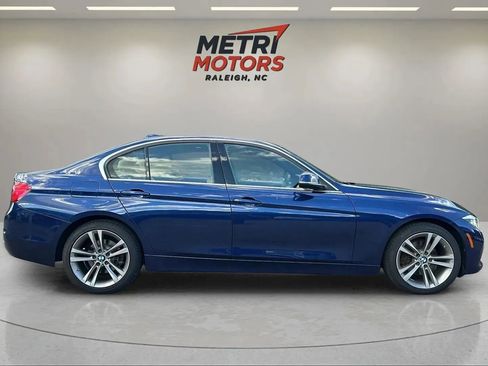 Used 2017 BMW 330i xDrive Sedan image 4