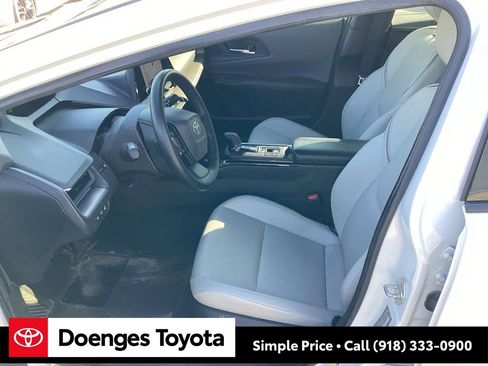 Used 2024 Toyota Prius XLE image 10